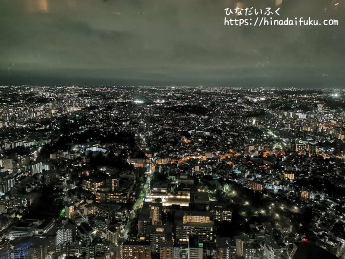 横浜ロイヤルパークホテルラウンジからの夜景