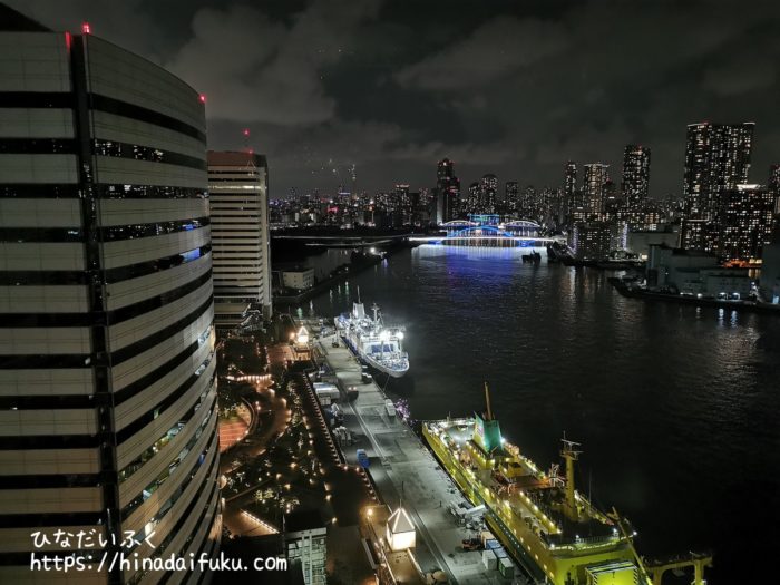 インターコンチネンタル東京ベイ部屋からの夜景